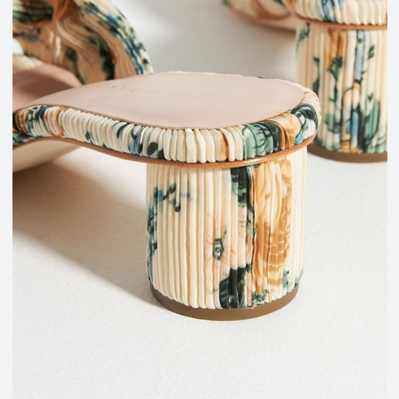 Loeffler Randall shoes, in almost new condition. They have only been worn once. - Picture 4 of 4